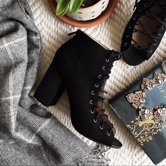 chinese laundry lace up booties